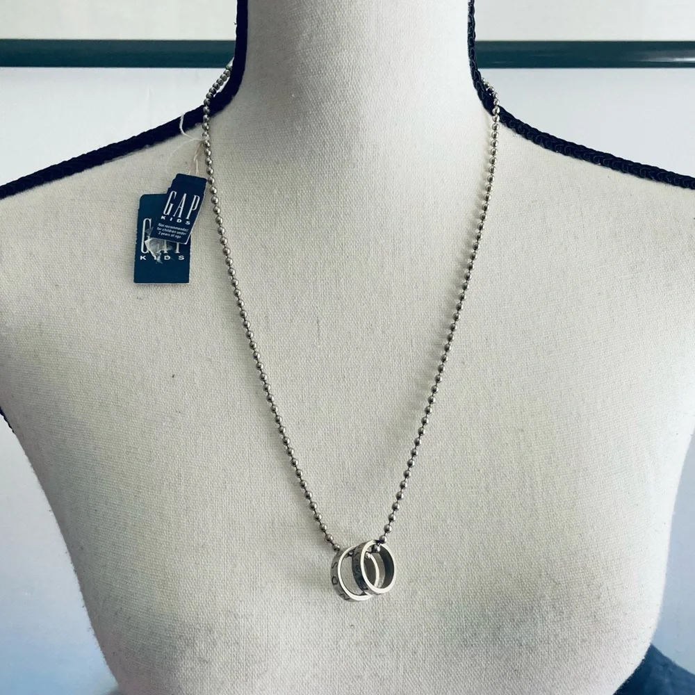 NWT GAP KIDS  Silver tone ball Necklace with silver tone metal ring charms